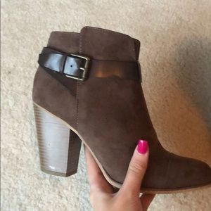 Shoes - Gently used brown booties. Shoes - Gently used brown booties.